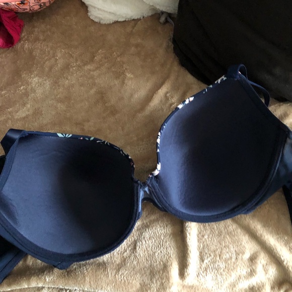 ๐2-for-1 floral bras - Picture 4 of 10